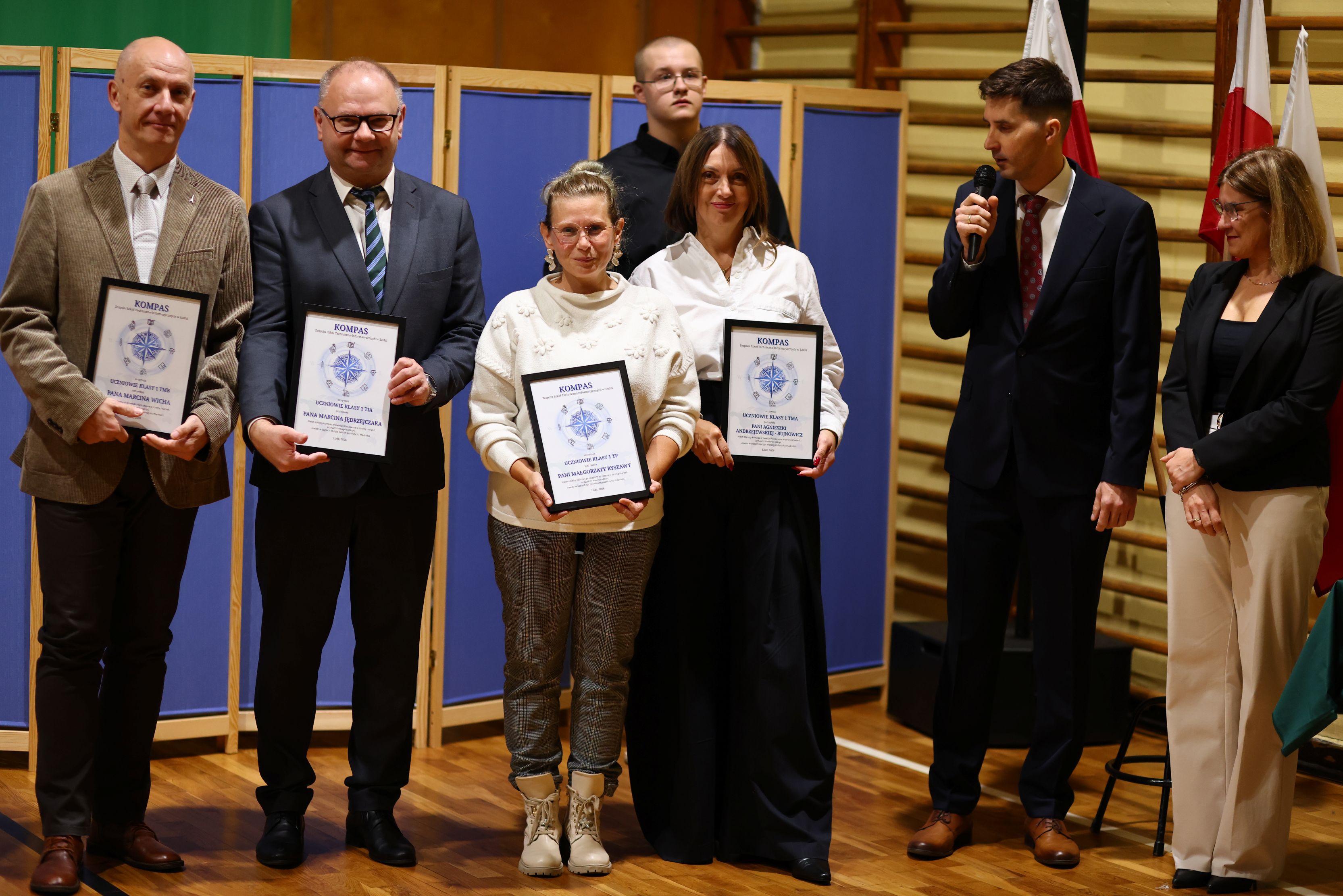 nauczyciele z nagrodami
