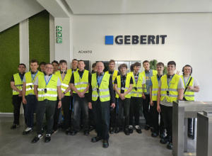 Wycieczka uczniów do GEBERIT i 1. Batalionu 25. Brygady Kawalerii Powietrznej